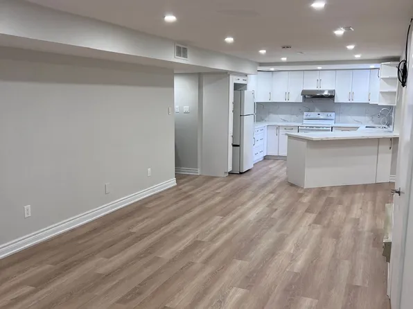 118 Beckenridge Dr, Markham, ON L3S 3B2