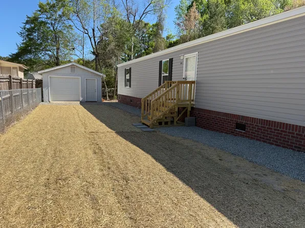 9097 Bonaparte Dr, Calabash, NC 28467