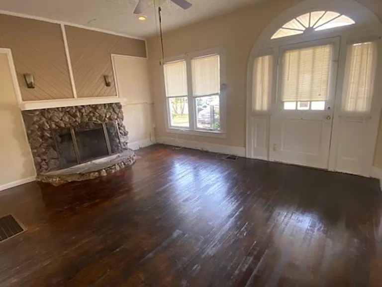 1014 W Rich Ave — Photo 3
