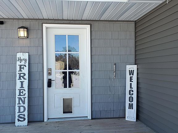 4th image of 2370 Last Rd NW