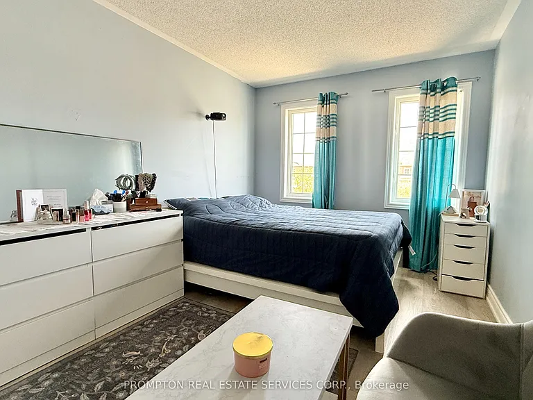 2037 Bur Oak Ave — Photo 17