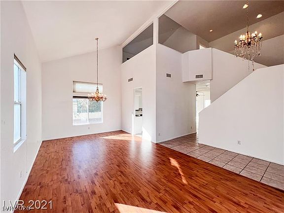 5th image of 3553 Lazy Sun Ln