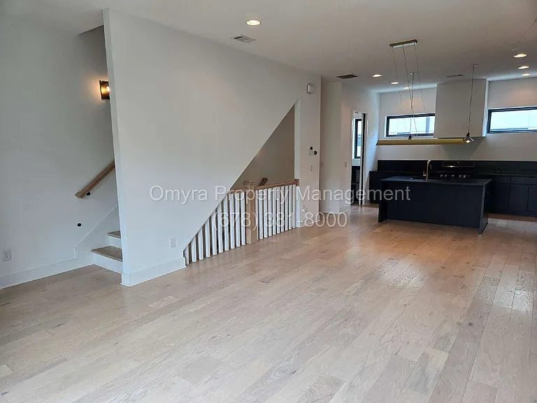 1307 Glenwood Ave SE — Photo 6