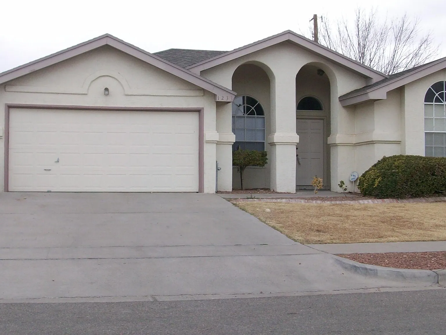 4 bed, 2.0 bath, 1548 sqft, $1,850 — Photo 1