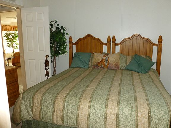 5th image of 2137 Bayou Dr S