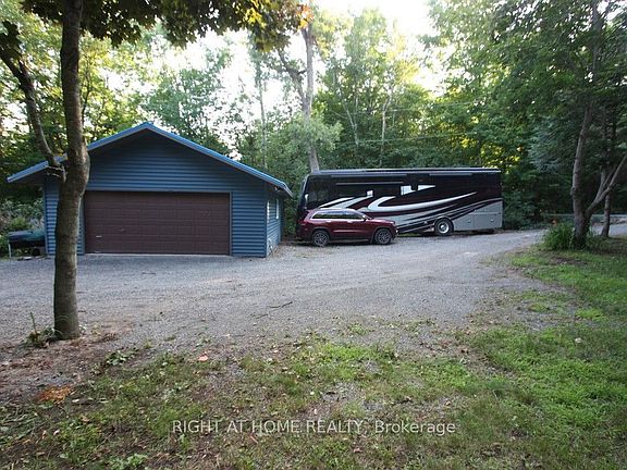 4th image of 68 Scott Ln