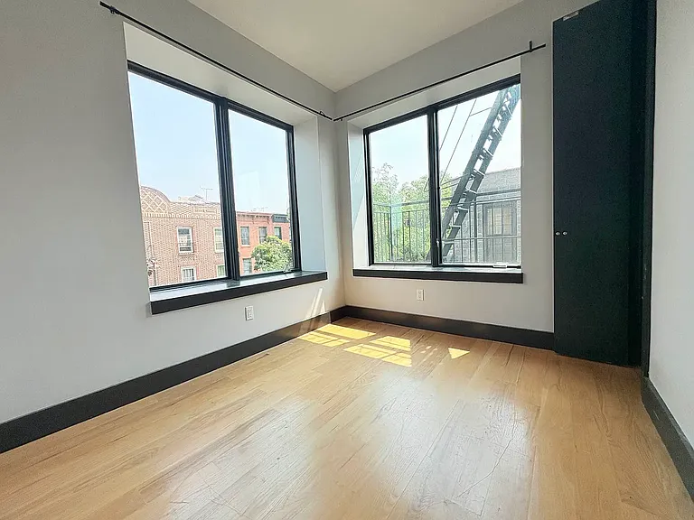 555 4th Ave #3B — Photo 7