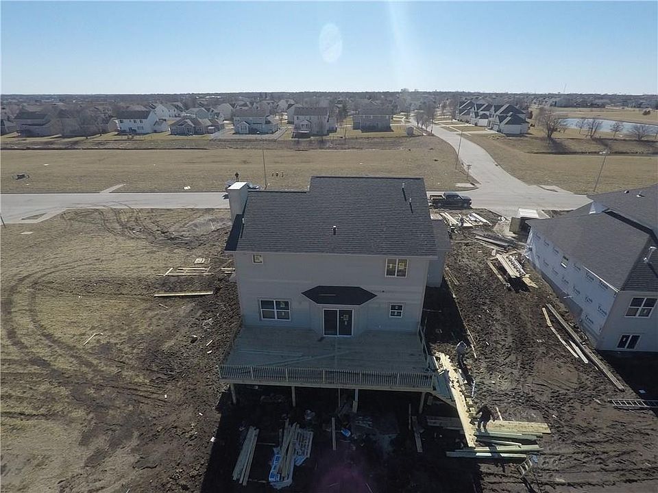 2nd image of 508 NW Reinhart Dr