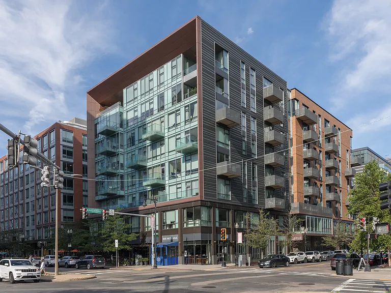 32 Traveler St #Penthouse 8 — Photo 32