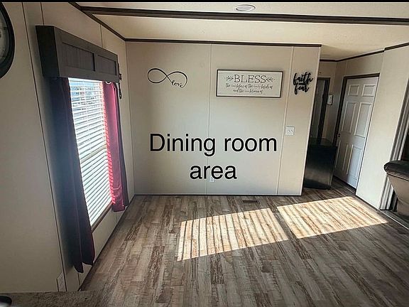3rd image of 454 Bridlewood Dr
