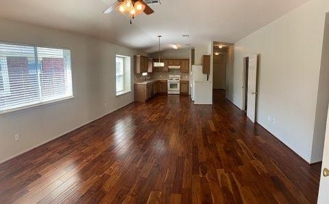 4th image of 536 Woodsorrel Way