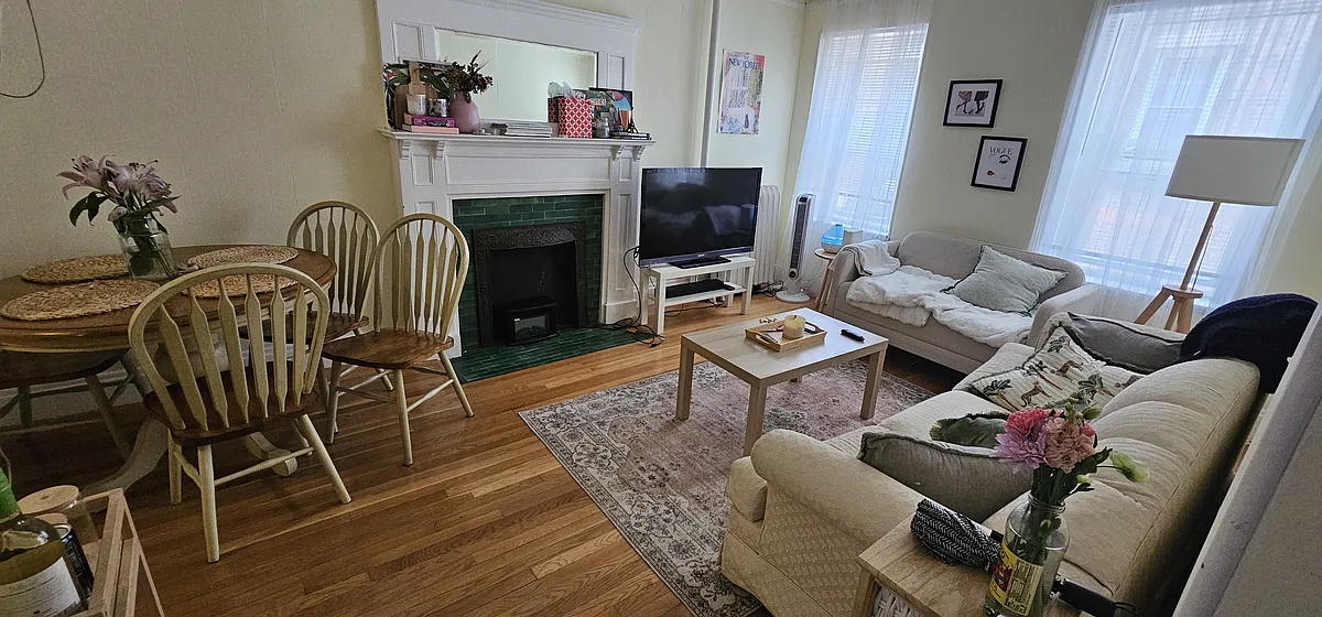 Building Photo - 1307 Commonwealth Ave #4