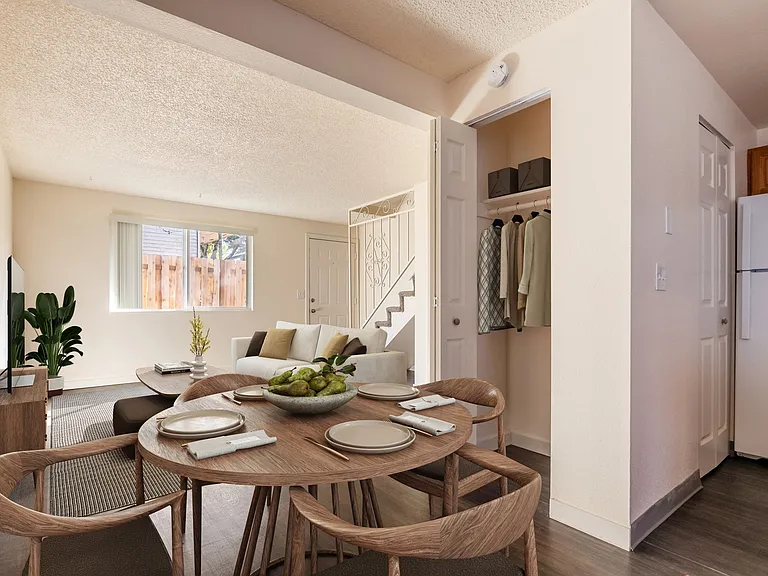 Manchester Square Apartments — Photo 1