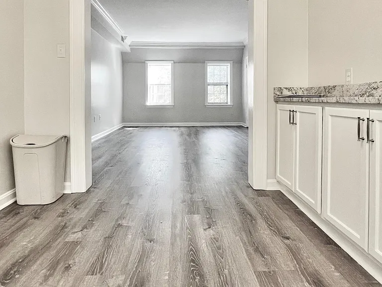 1748 N Rhodes St #6-321 — Photo 16