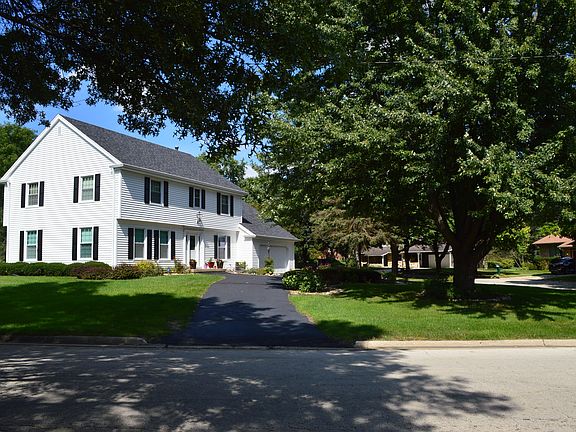 4th image of 1410 Monticello Ln
