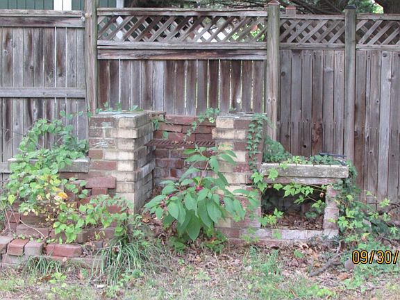 5th image of 4614 Beechwood Rd