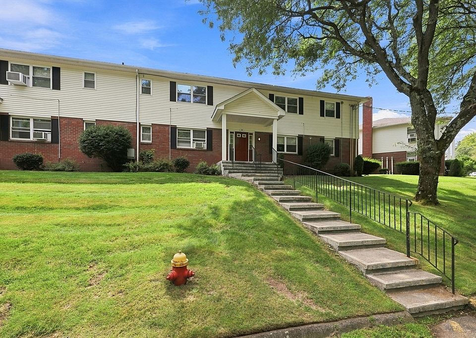 1st image of 90 Colonial Cir Unit C