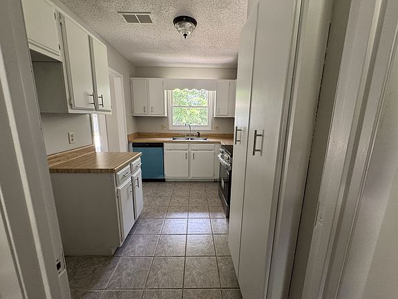 2nd image of 1447 Coe Dairy Rd