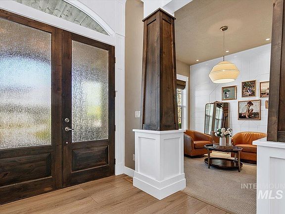 4th image of 1923 E Golden Oak Ct