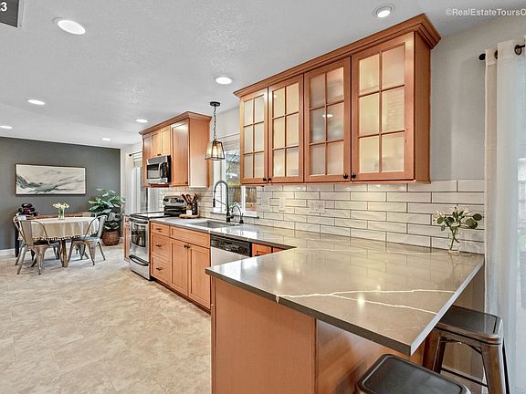 2nd image of 858 SE Century Blvd