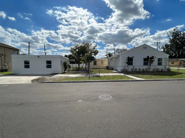 4312 Pinewood Avenue, West Palm Beach, FL 33407