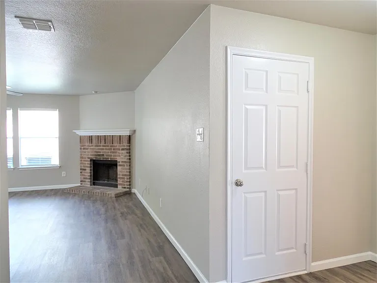 2809 Briargrove Ln — Photo 16
