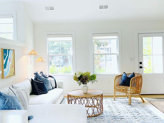 5th image of 808 Oak Road