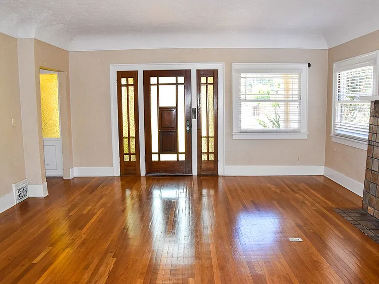 169 N Harwood St — Photo 3
