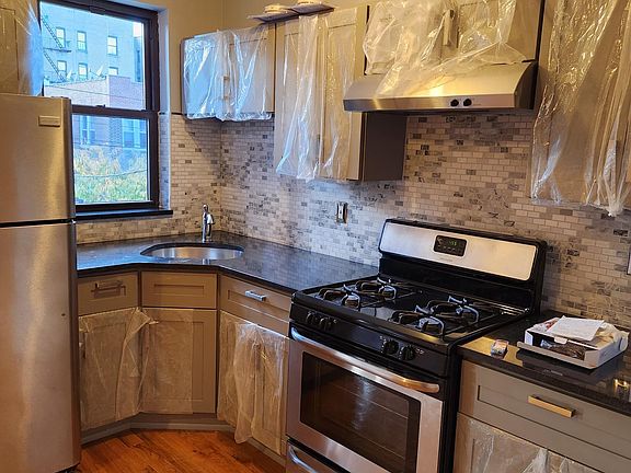 5th image of 3552 Willett Ave Floor 2