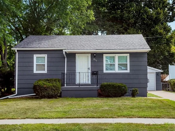 811 E 21st Ct, Des Moines, IA 50317