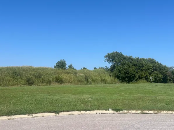 4642 W Emerald Bay Ct, Wichita, KS 67205