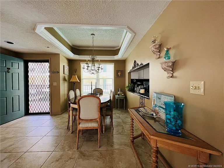 221 NE Plantation Rd #215 — Photo 11