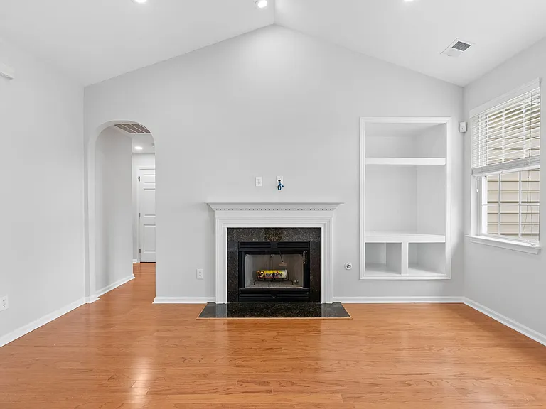 136 Gathering Island Rd — Photo 8