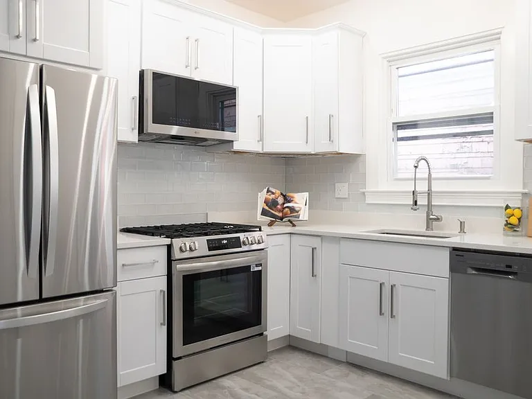 65 Poe Ave #2 — Photo 23