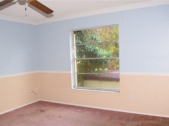 5th image of 952 Mentmore Cir