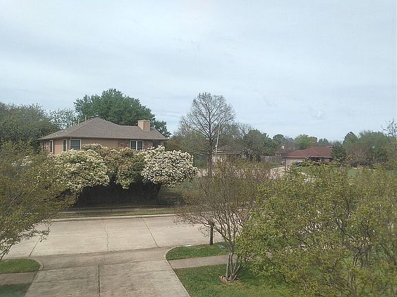 4th image of 1401 Sedalia Dr