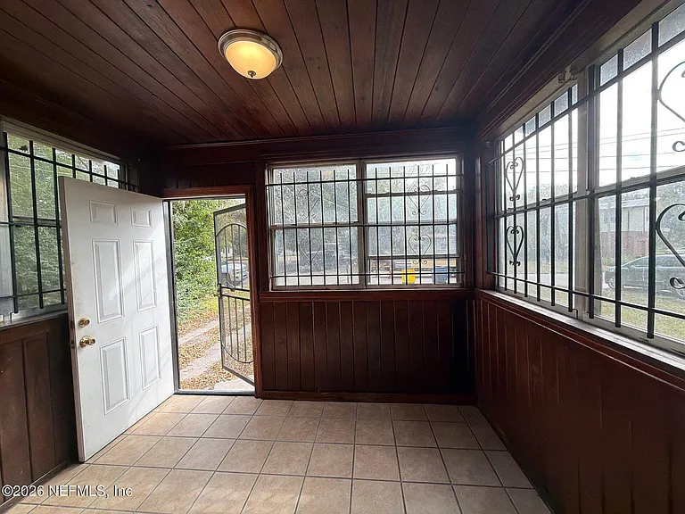 5326 Mays Dr — Photo 4
