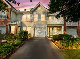 8 Henry Ct, Plainsboro, NJ 08536