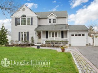 451 Kime Ave, West Islip, NY 11795