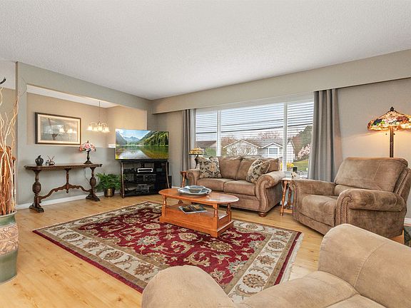 4th image of 46052 Higginson Rd