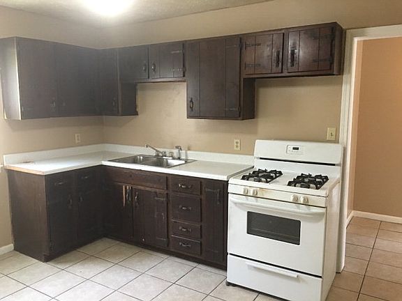 3rd image of 2630 Lancaster Ave