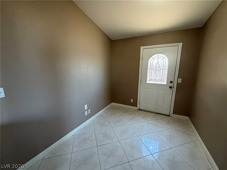 486 Tiger Lily Way — Photo 3