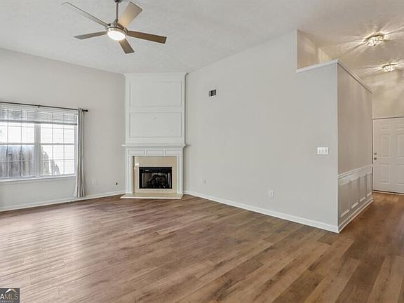 4th image of 2295 Winthrope Way Dr