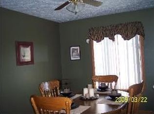 225 Point Dr, Pounding Mill, VA 24637