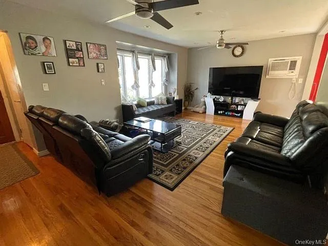 54 Camden Pl — Photo 1