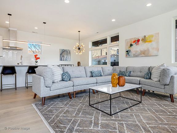5th image of 1533 W Superior St #2SN