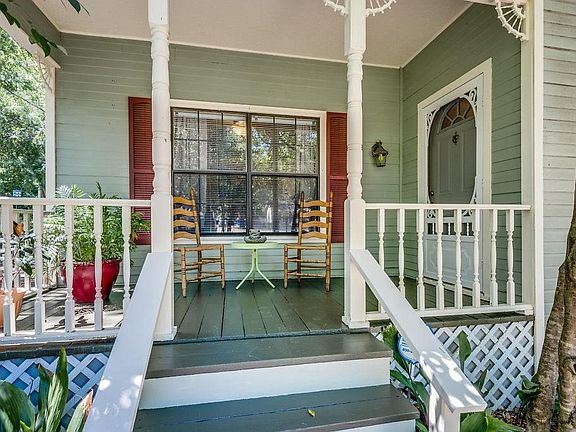 4th image of 110 E Ross St