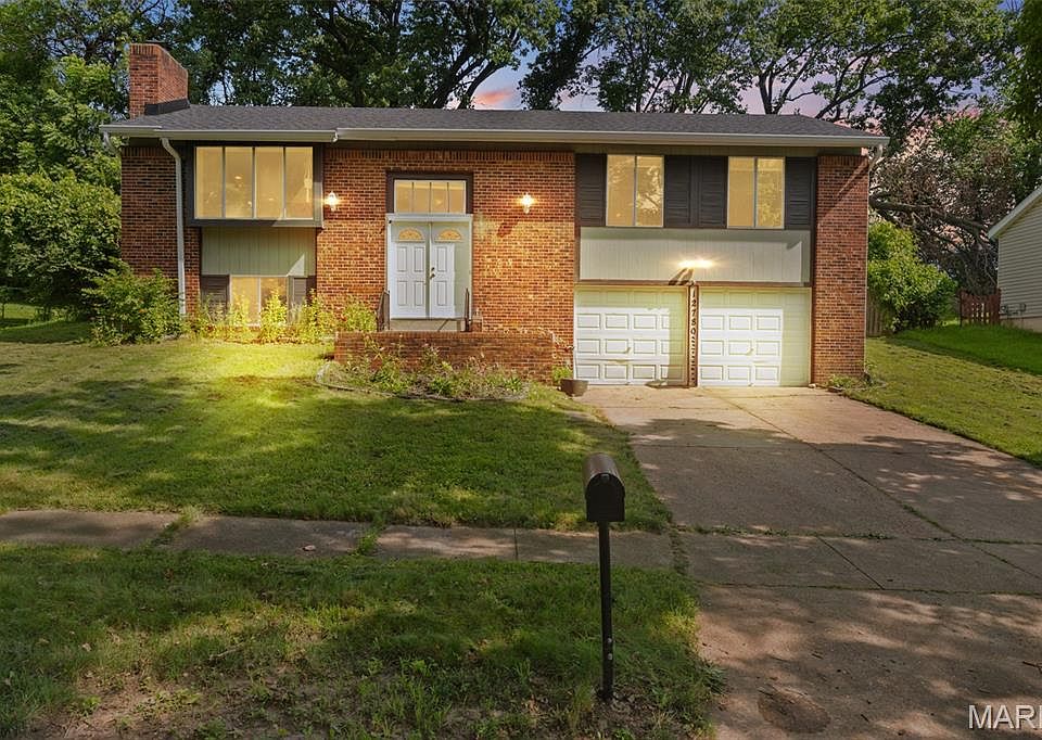 1st image of 12780 Coachlight Square Dr