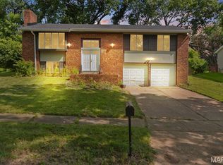 12780 Coachlight Square Dr, Florissant, MO 63033