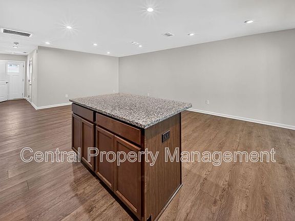 5th image of 165 Sarnesfield Way
